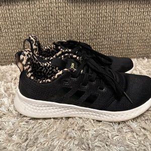 Women’s Adidas Cloudfoam tennis shoes with leopard print